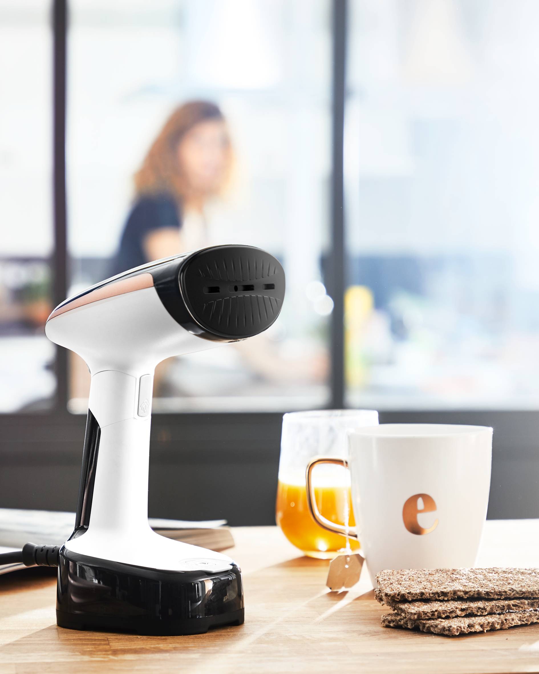 Access Steam Pocket, Stiratore Verticale Portatile, Pieghevole, Black & White